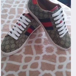 Women Gucci Sneaker